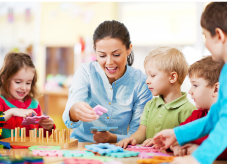 Titre professionnel d'Intervenant Éducatif Petite Enfance : une solution en construction face à la crise des métiers de la petite enfance ?